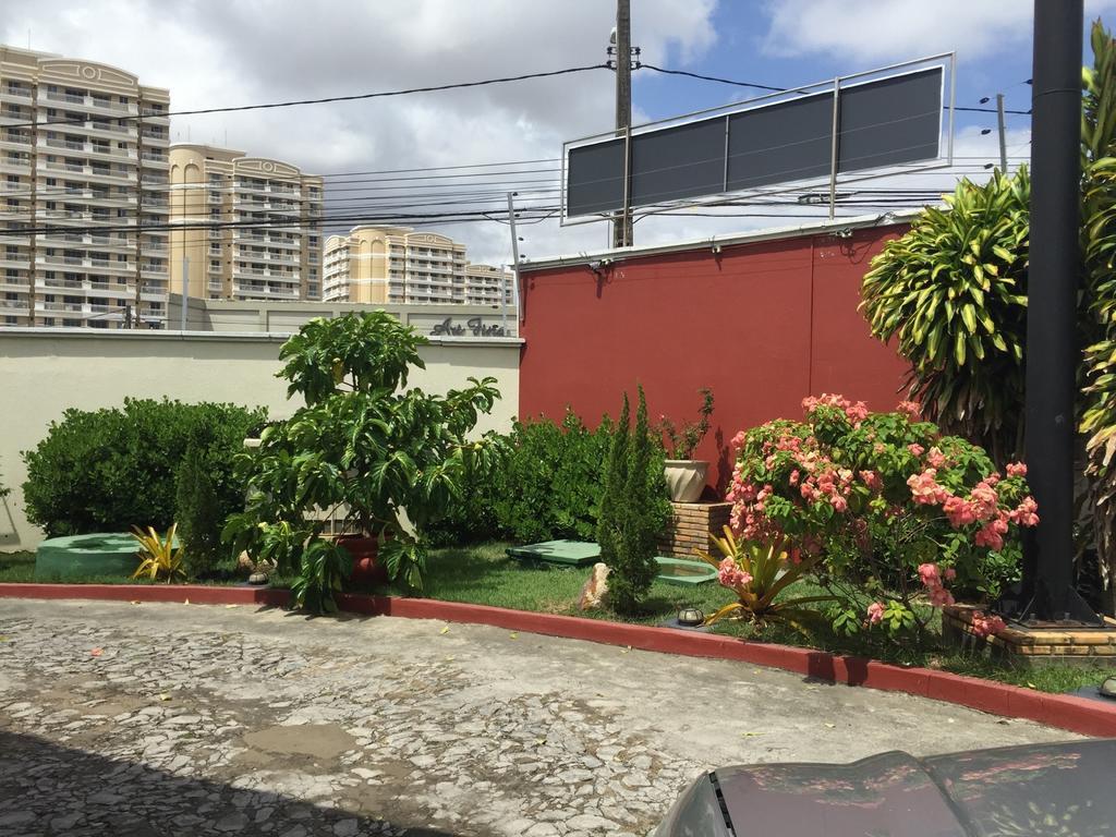Bali Motel (Adults Only) ฟอร์ตาเลซา ภายนอก รูปภาพ