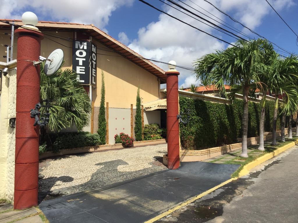 Bali Motel (Adults Only) ฟอร์ตาเลซา ภายนอก รูปภาพ